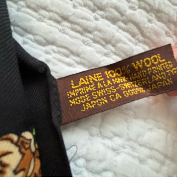 2 Laine Vintage 100% Wool Scarves Swiss and Japanese made - Picture 4 of 12